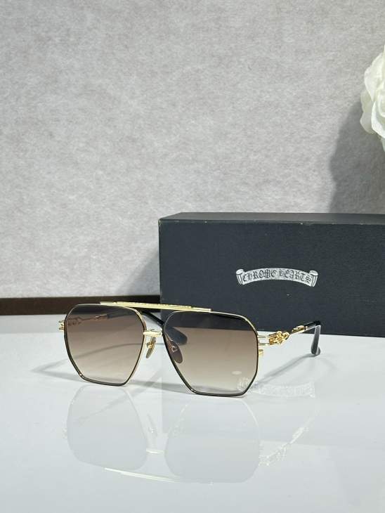 Picture of Chrome Hearts Sunglasses _SKUfw77364871fw